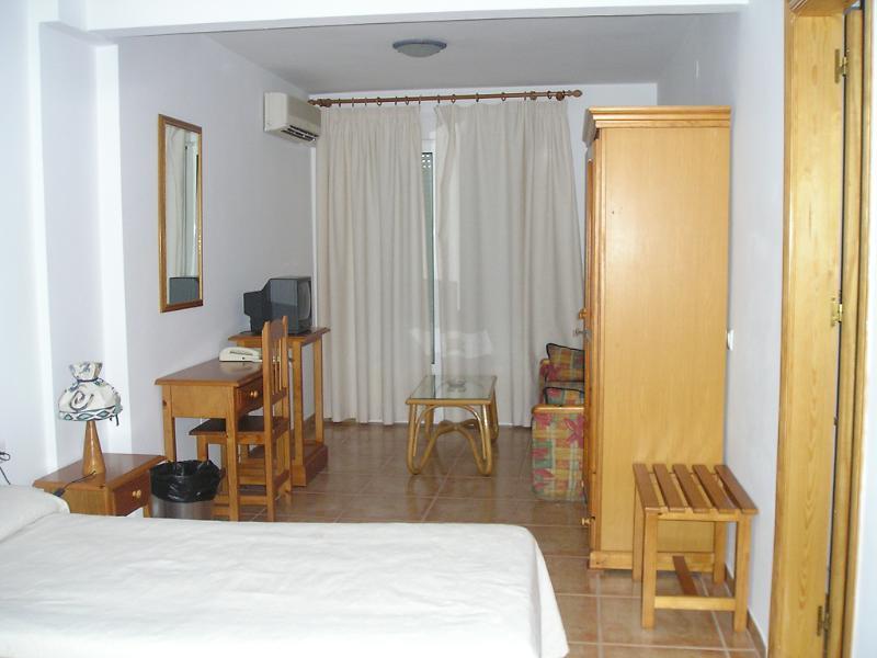 Hotel Al-Andalus Nerja Extérieur photo