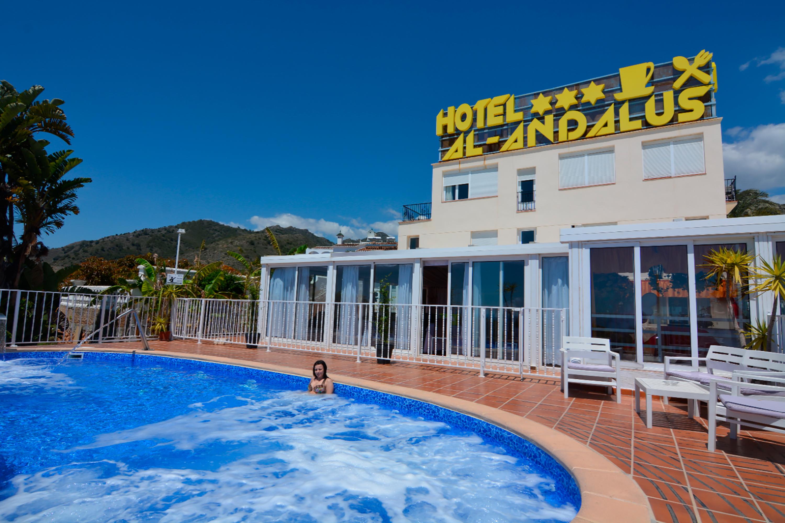Hotel Al-Andalus Nerja Extérieur photo