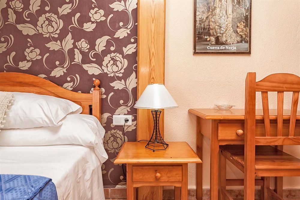 Hotel Al-Andalus Nerja Extérieur photo
